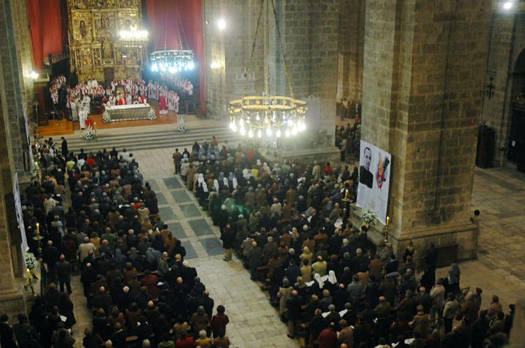       Misa de Acción de Gracias 
por los 12 Mártires Vallisoletanos